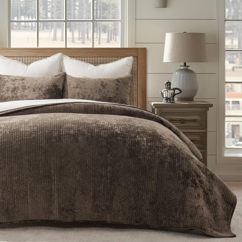 EVERGRACE Velvet Quilt Set King Size, Luxurious Soft Quilted Bedding Sets, Lightweight Velvet Comforter for All Season, Striped Channel Bedspread Coverlet with 2 Shams, Mushroom Brown