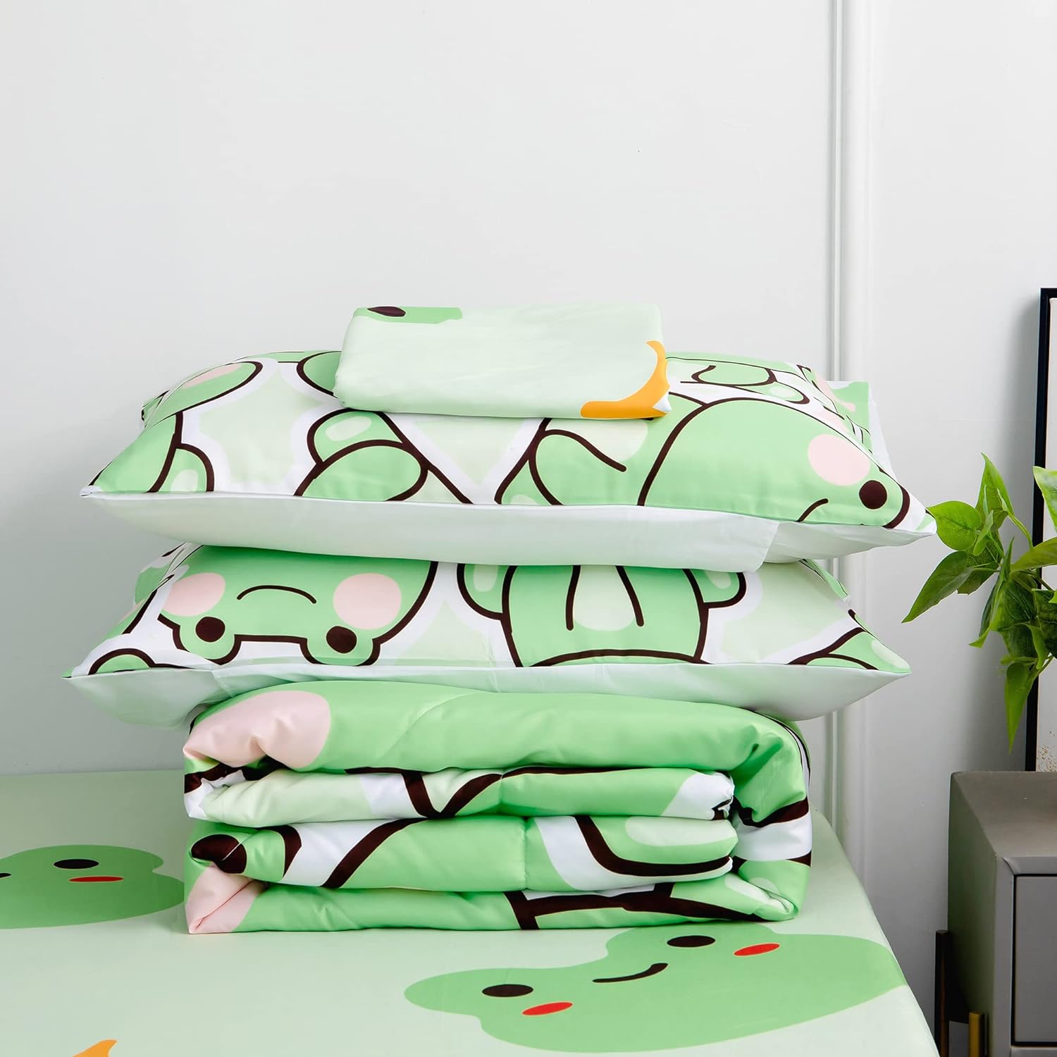 71WL2BaYmRL._AC_SL1500_.jpg MUSOLEI 7 Piece Frog Comforter Set Frog Bedding for Kids Boys and Girls Frog sheets set Frog Bedding set Twin Size Bedding Sets for All Season (1 Comforter, 1 Flat Sheet, 1 Fitted Sheet, 4 Pillowcase) - Image 5
