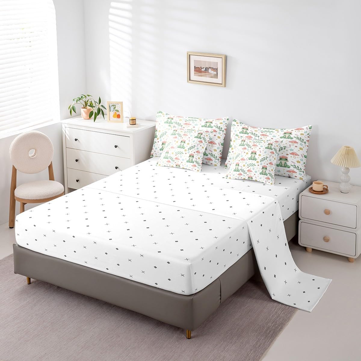 61FgPKvo32L._AC_SL1200_.jpg Erosebridal Green Frog Comforter Set Queen Size 7 Pcs Pink Mushroom Bedding Set with Sheets for Kids Girls,Kawaii Tree Frog Mushroom Bed in A Bag Farmhouse Plant Animal Bed Set Reversible - Image 5