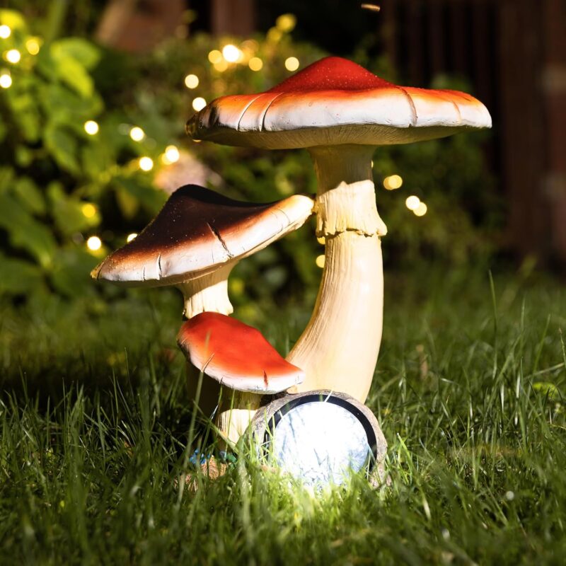 Glitzhome Solar Mushrooms Figurine Lights Outdoor Garden Statue Decoration Patio Ornaments Gift, 15.75" H