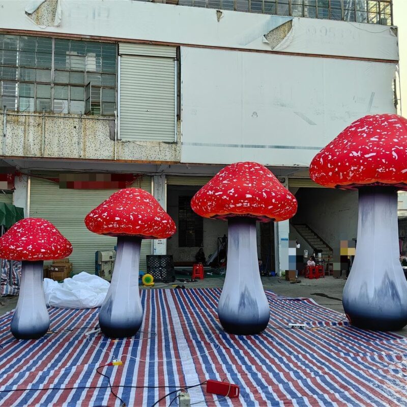 Outdoor Garden Decor Giant LED Inflatable Mushroom for Stage, Backyard, Step, Path, Courtyard Decoration (6.5ft Height)