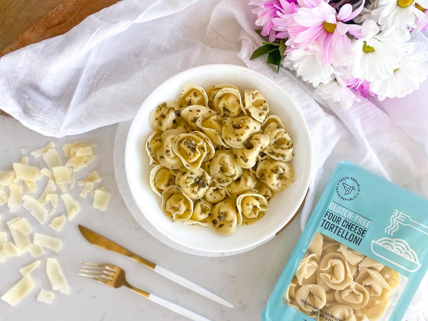 81kexJ6OMSL._SL1500_.jpg Gluten-Free Tortelloni, Four Cheese Stuffed Fresh Pasta, Cooks in Just 3 Minutes, Taste Republic, Frozen, 9oz (6 Pack) - Image 9