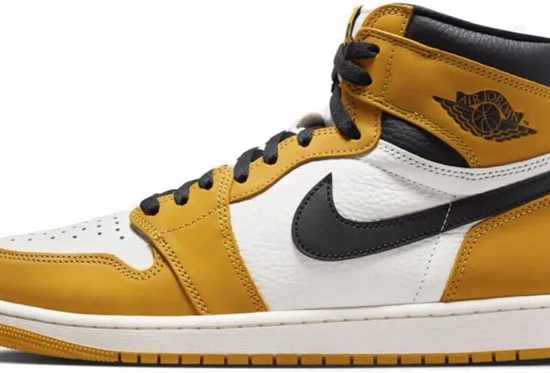 NIKE Air Jordan 1 Retro High OG Yellow Ochre (DZ5485-701, Yellow Ochre/Sail/Black)