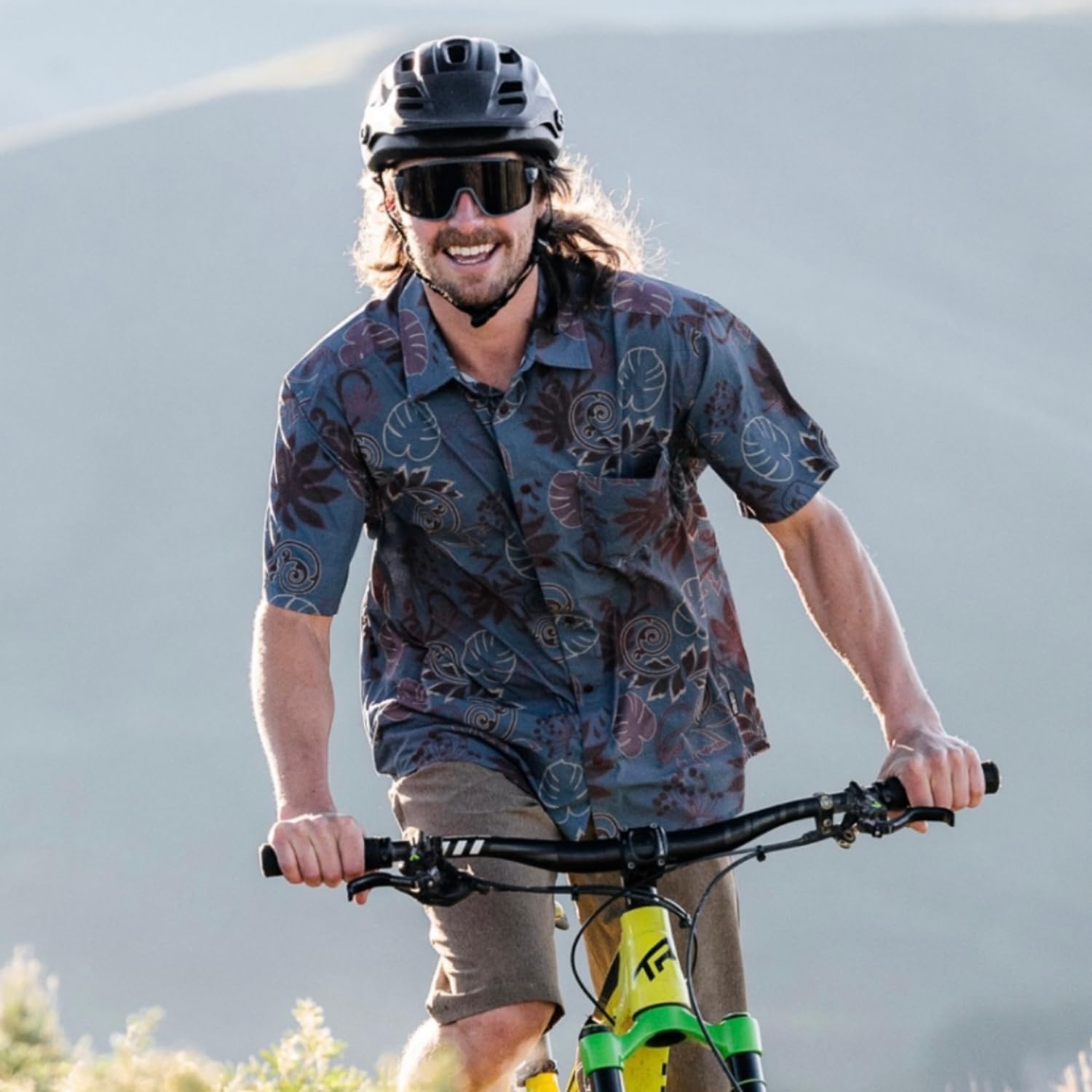 71qUfuOnKL._AC_SL1500_.jpg Club Ride Apparel Men's Motive Biking Shirt - Short Sleeve Cycling Jersey - Image 7