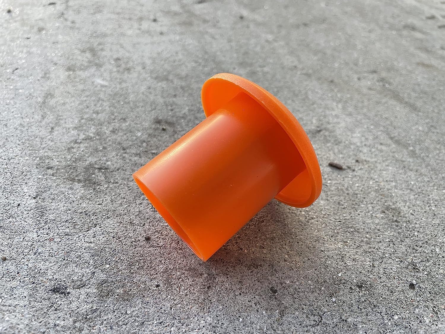 814fU3F81bL._AC_SL1500_.jpg Sandbaggy Orange Rebar Mushroom Safety Caps | Fits Rebar Sizes #3 - #8 | Fits T-Posts (up to 1 lb/ft), U Posts| Reusable Multiple Times | Not OSHA Approved (250) - Image 9