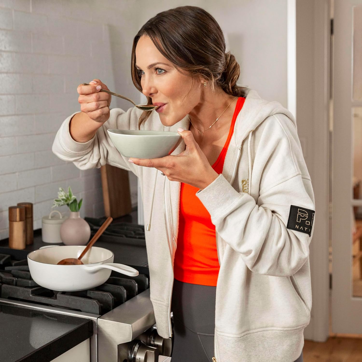 81KLJf8NOL._SL1500_.jpg Kroma Vegetable Broth, Gluten Free, Vegan Food, Veggie Powder Mix with Red Miso, Veggies, Herbs, Plant Protein & other Organic Ingredients, Supports Gut Health, Immunity & Energy, 12 Servings - Image 3