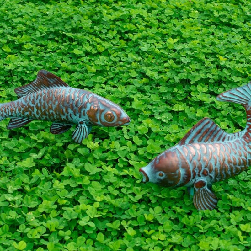 G/N CLYB Set of 2 Koi Fish Sculpture Decor Garden Pond Koi Fish Statue Antique Copper Outdoor Sculptures & Statues Gifts Metal Koi Figurine Ornaments for Patio Backyard Home Kitchen Decorations