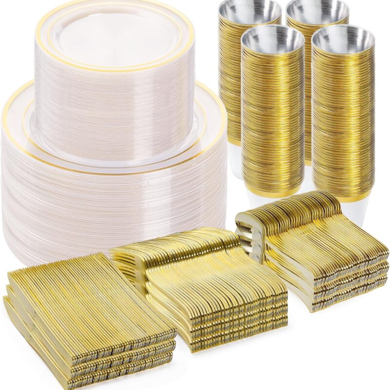 600PCS Clear Gold Dinnerware Set for 100 Guests, Plastic Plates for Party, Christmas and New Year, 100 Disposable Plates, 100 Dessert Plates, 100 Cups, 100 Spoons, 100 Forks and 100 Knives